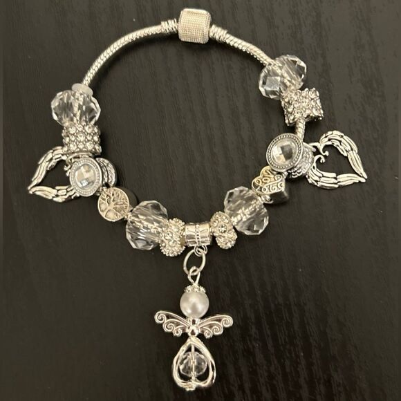 Angel Charm Bracelet - Picture 1 of 1
